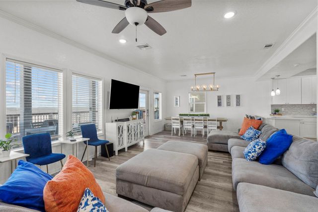 103 W Palm Street, Surfside Beach, TX 77541