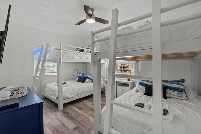 103 W Palm Street, Surfside Beach, TX 77541