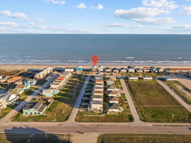 103 W Palm Street, Surfside Beach, TX 77541