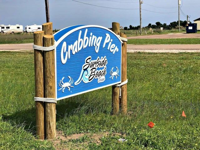 103 W Palm Street, Surfside Beach, TX 77541