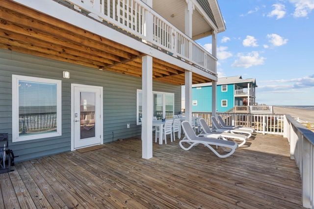 103 W Palm Street, Surfside Beach, TX 77541
