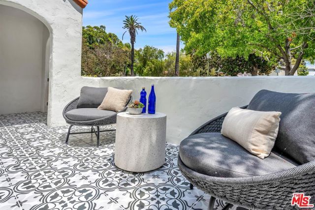 2015 Malcolm Avenue, Los Angeles, CA 90025