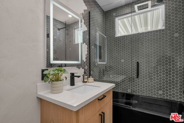 2015 Malcolm Avenue, Los Angeles, CA 90025