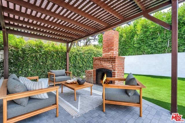 2015 Malcolm Avenue, Los Angeles, CA 90025