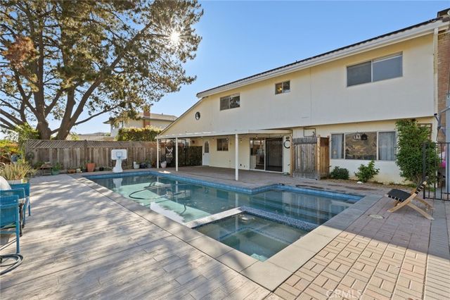 468 E View, Santa Paula, CA 93060