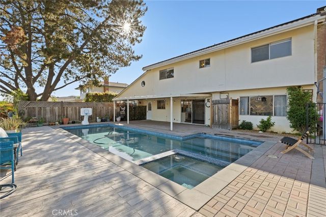468 E View, Santa Paula, CA 93060