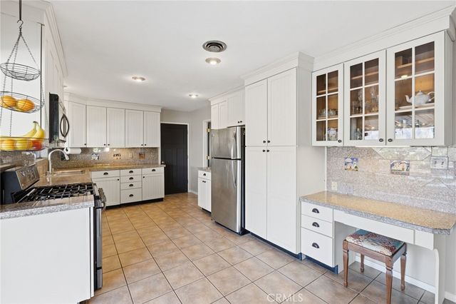 468 E View, Santa Paula, CA 93060
