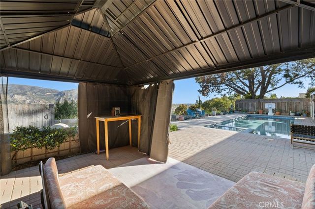 468 E View, Santa Paula, CA 93060