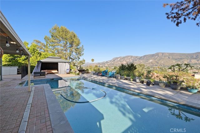 468 E View, Santa Paula, CA 93060