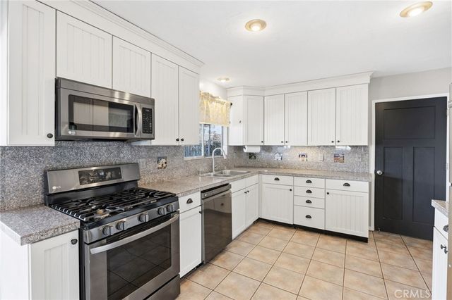 468 E View, Santa Paula, CA 93060
