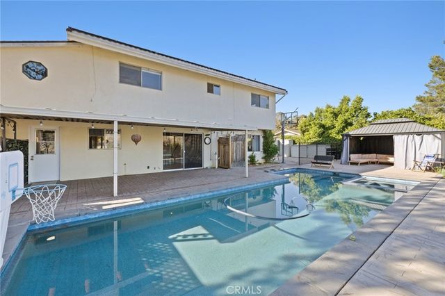 468 E View, Santa Paula, CA 93060