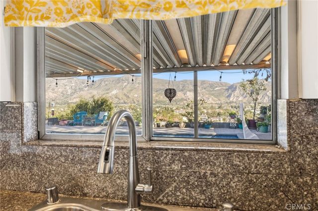 468 E View, Santa Paula, CA 93060