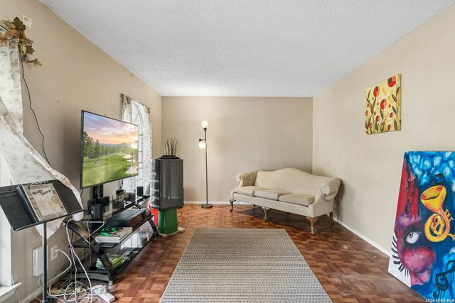 6934 NESTON DR, San Antonio, TX 78239