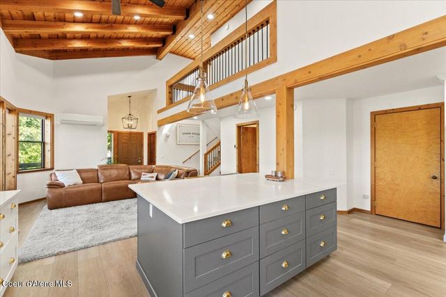 400 S Ohana Beach DR, Coeur D'alene, ID 83814