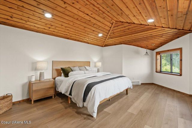 400 S Ohana Beach DR, Coeur D'alene, ID 83814