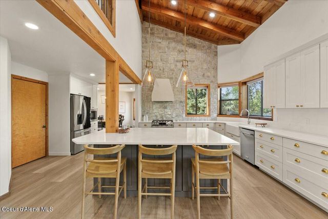 400 S Ohana Beach DR, Coeur D'alene, ID 83814