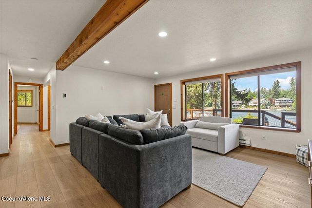 400 S Ohana Beach DR, Coeur D'alene, ID 83814