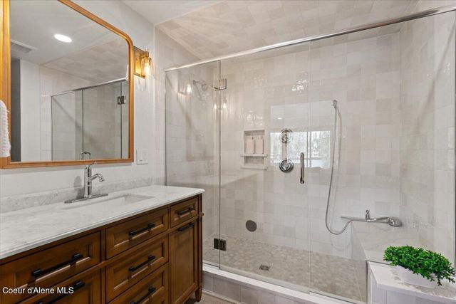 400 S Ohana Beach DR, Coeur D'alene, ID 83814