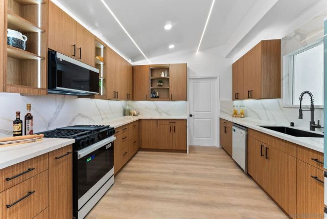 2729 Gobat Avenue, San Diego, CA 92122