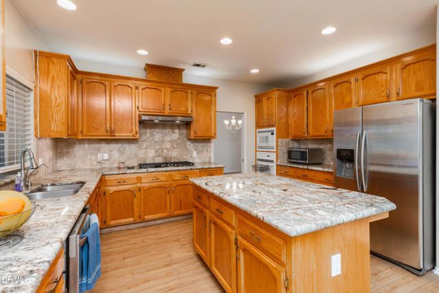 10906 Rosslyn Lane, Bakersfield, CA 93311