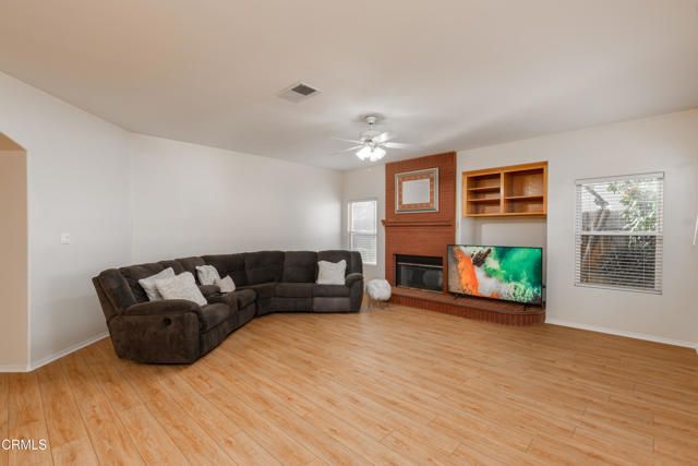 10906 Rosslyn Lane, Bakersfield, CA 93311