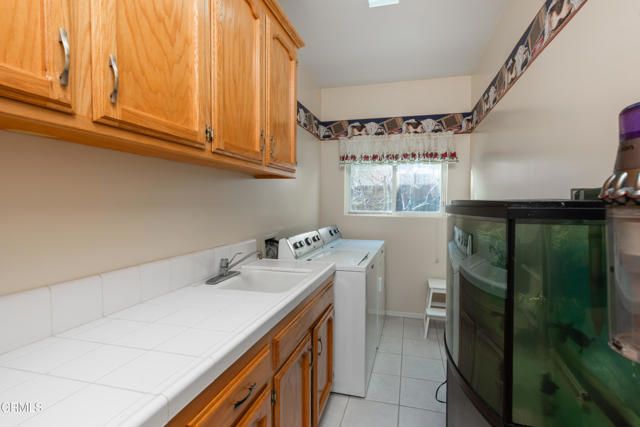 10906 Rosslyn Lane, Bakersfield, CA 93311