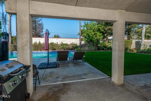 10906 Rosslyn Lane, Bakersfield, CA 93311