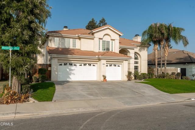 10906 Rosslyn Lane, Bakersfield, CA 93311
