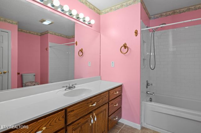 178 Sycamore Drive, Jacksboro, TN 37757