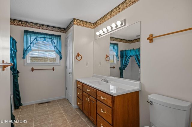 178 Sycamore Drive, Jacksboro, TN 37757