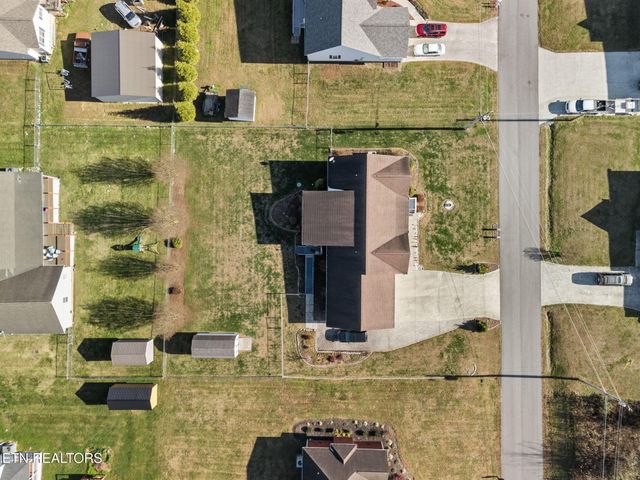 178 Sycamore Drive, Jacksboro, TN 37757