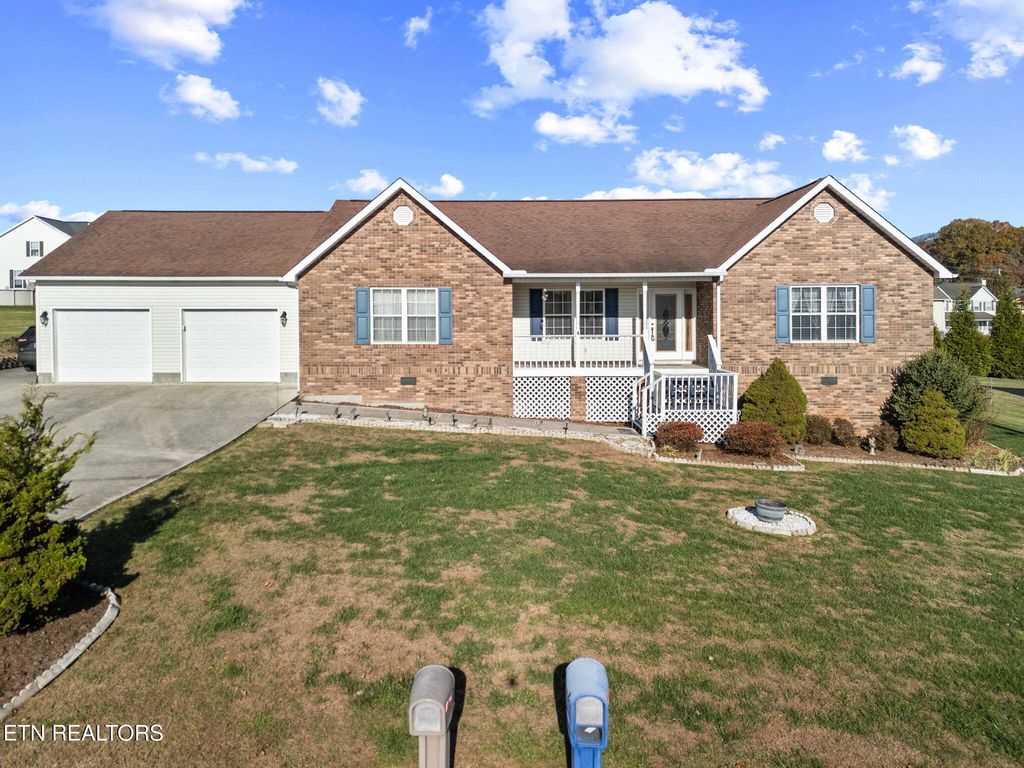 178 Sycamore Drive, Jacksboro, TN 37757