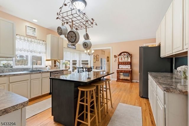 15 Mountainview Dr, Green Twp., NJ 07821
