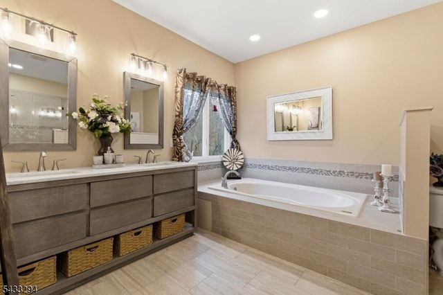 15 Mountainview Dr, Green Twp., NJ 07821