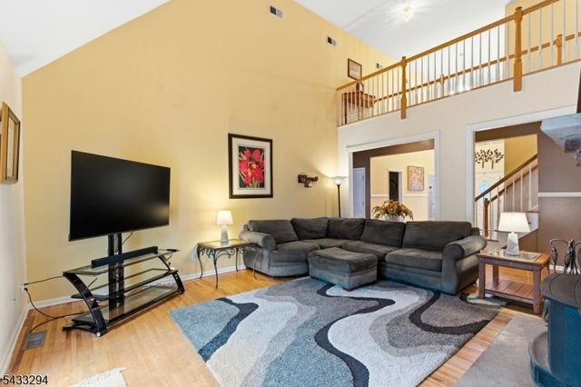 15 Mountainview Dr, Green Twp., NJ 07821