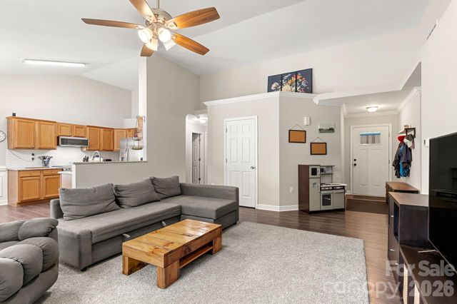 7172 Rolling Hills Drive, Sherrills Ford, NC 28673