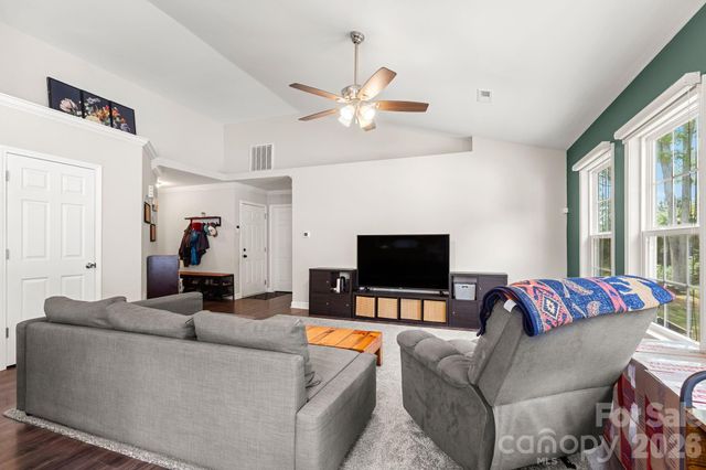7172 Rolling Hills Drive, Sherrills Ford, NC 28673