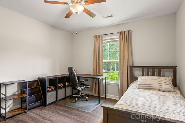 7172 Rolling Hills Drive, Sherrills Ford, NC 28673