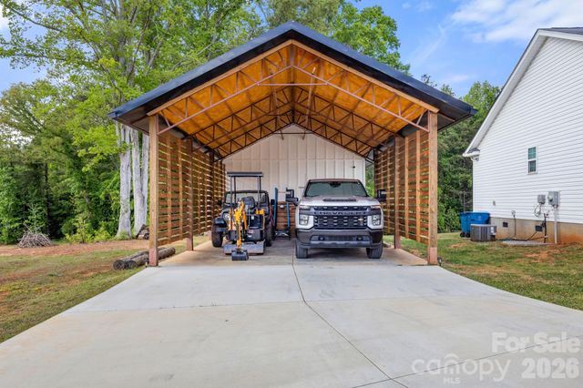 7172 Rolling Hills Drive, Sherrills Ford, NC 28673