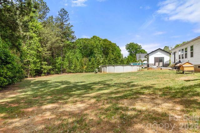 7172 Rolling Hills Drive, Sherrills Ford, NC 28673