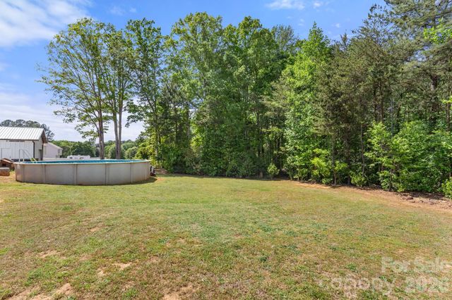 7172 Rolling Hills Drive, Sherrills Ford, NC 28673