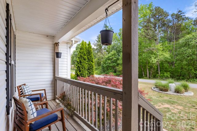 7172 Rolling Hills Drive, Sherrills Ford, NC 28673
