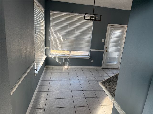 2700 Crystal Falls Drive, Mesquite, TX 75181