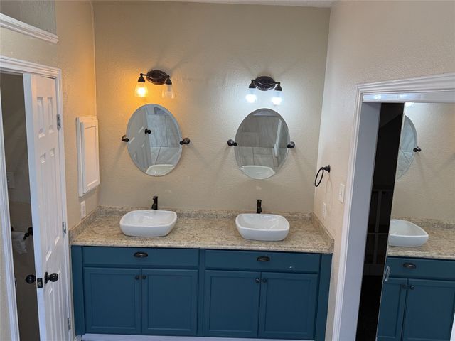 2700 Crystal Falls Drive, Mesquite, TX 75181