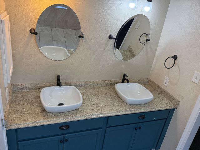 2700 Crystal Falls Drive, Mesquite, TX 75181