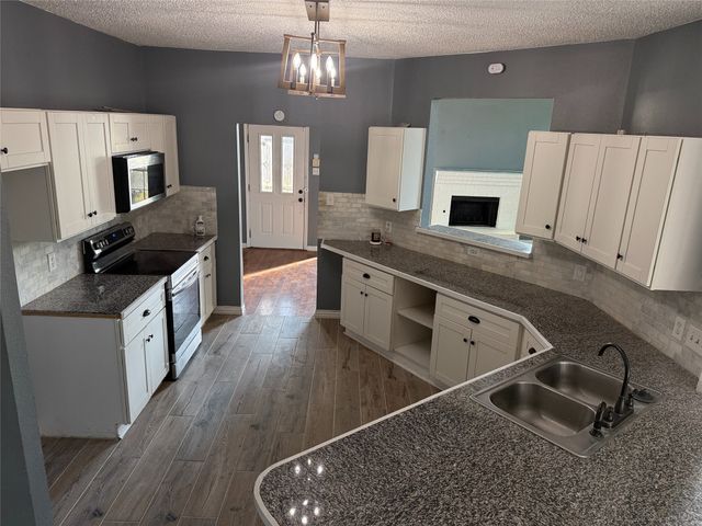 2700 Crystal Falls Drive, Mesquite, TX 75181