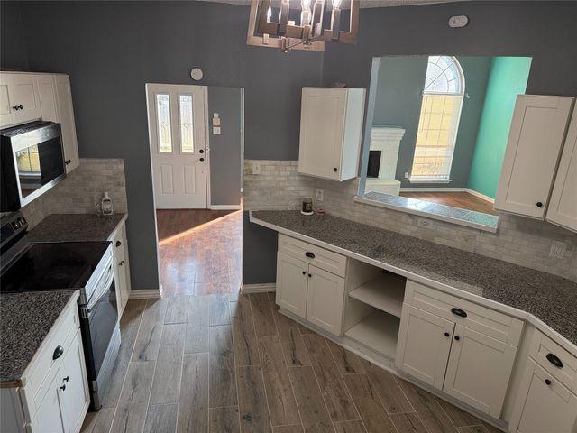 2700 Crystal Falls Drive, Mesquite, TX 75181