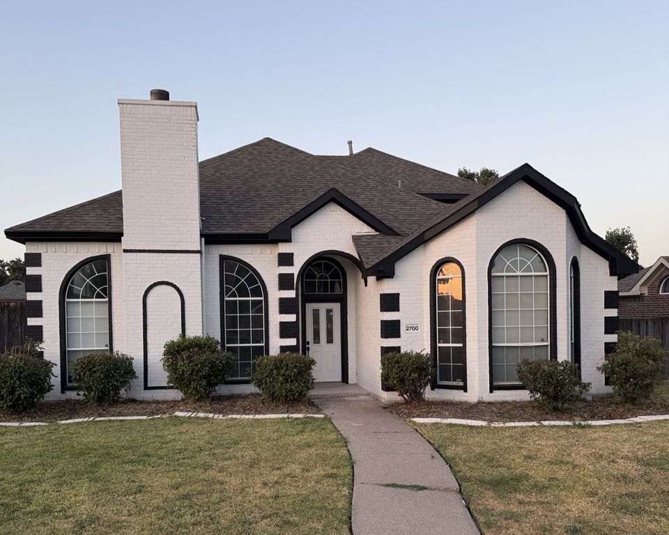 2700 Crystal Falls Drive, Mesquite, TX 75181