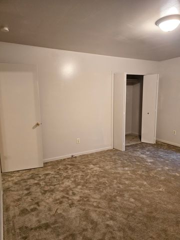 11921 Belmont Avenue, Warren, MI 48089