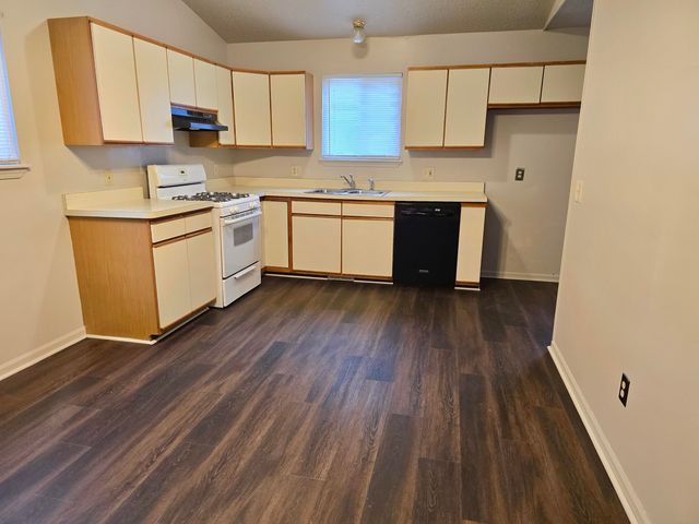 11921 Belmont Avenue, Warren, MI 48089